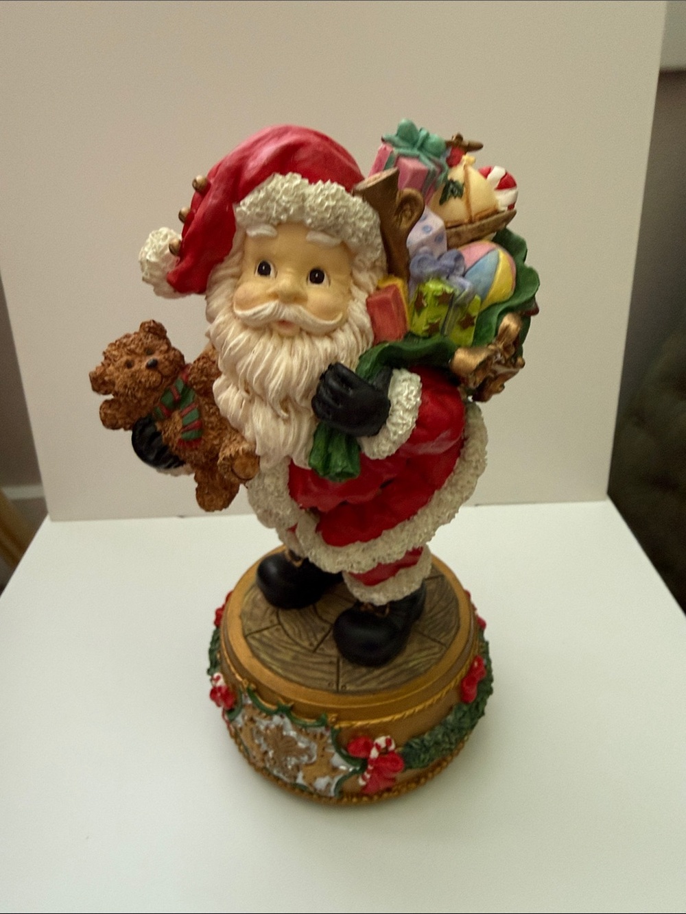 San Francisco Music Box Co.Jolly Old St Nick Santa Wind Up Music Box - Picture 1 of 9